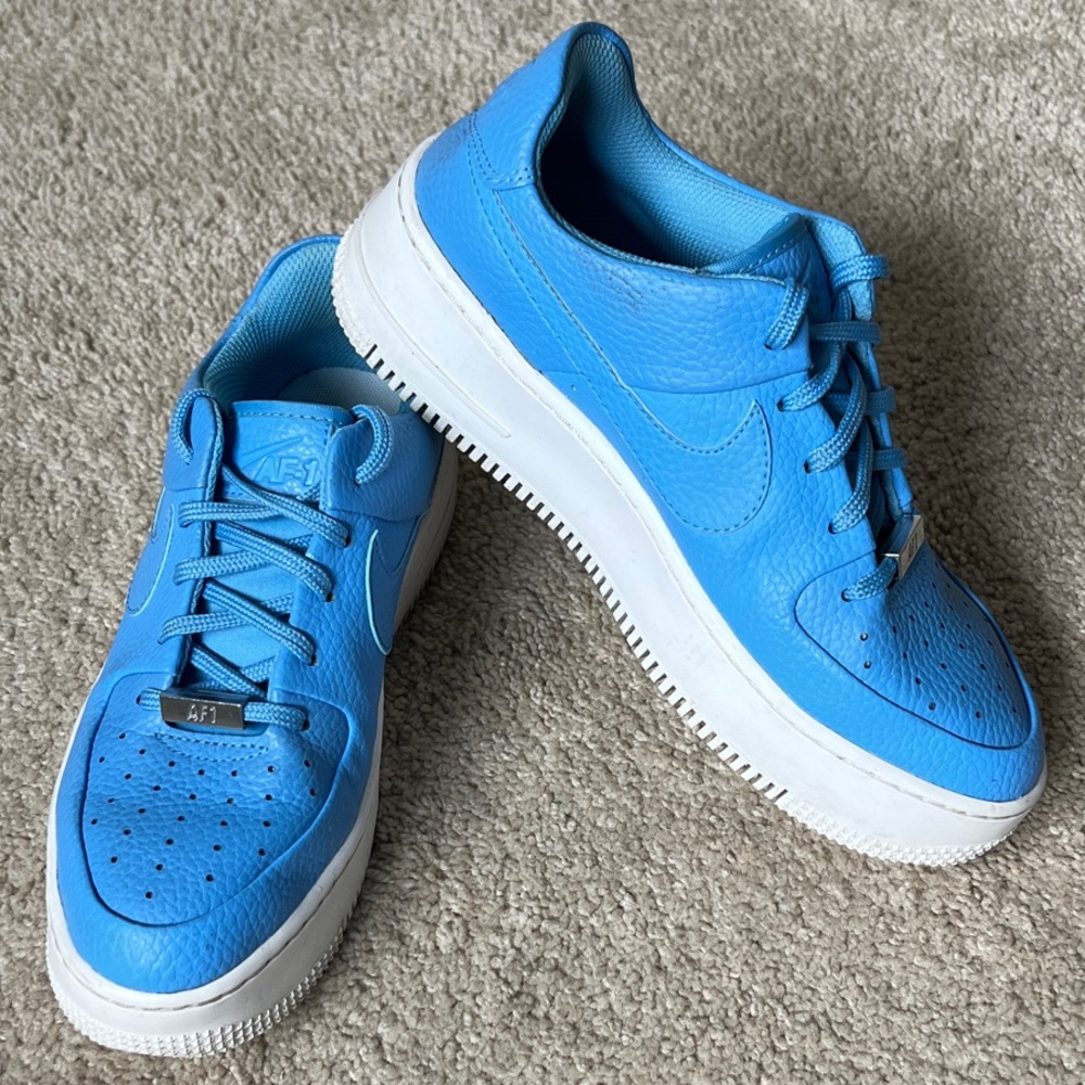 Women’s Nike Air Force One Sage Low Sneakers Carolina Blue